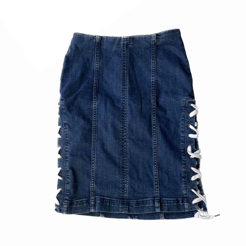 Free People Denim Women's Blue Skirt Size 2 Jeans Knee White Lace Up EUC